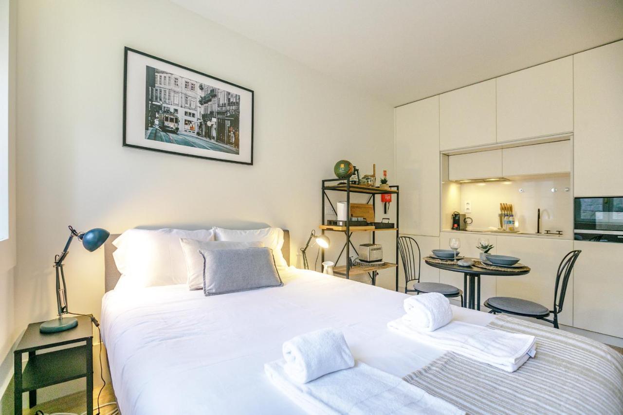 Lovelystay - Taipas Studio With Ac Porto Buitenkant foto